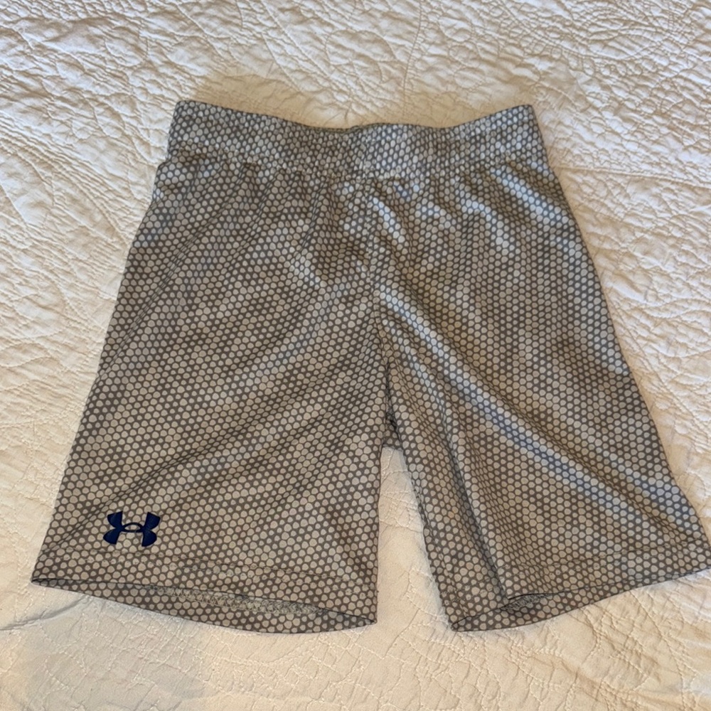 Boys Size 7 Under Armour Blue T-Shirt and Gray Shorts Set - Picture 5 of 6